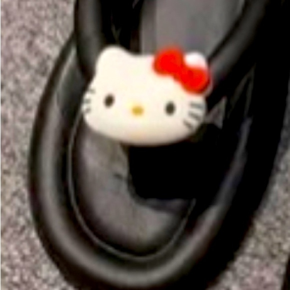 Hello Kitty thong style sandals - Picture 2 of 2